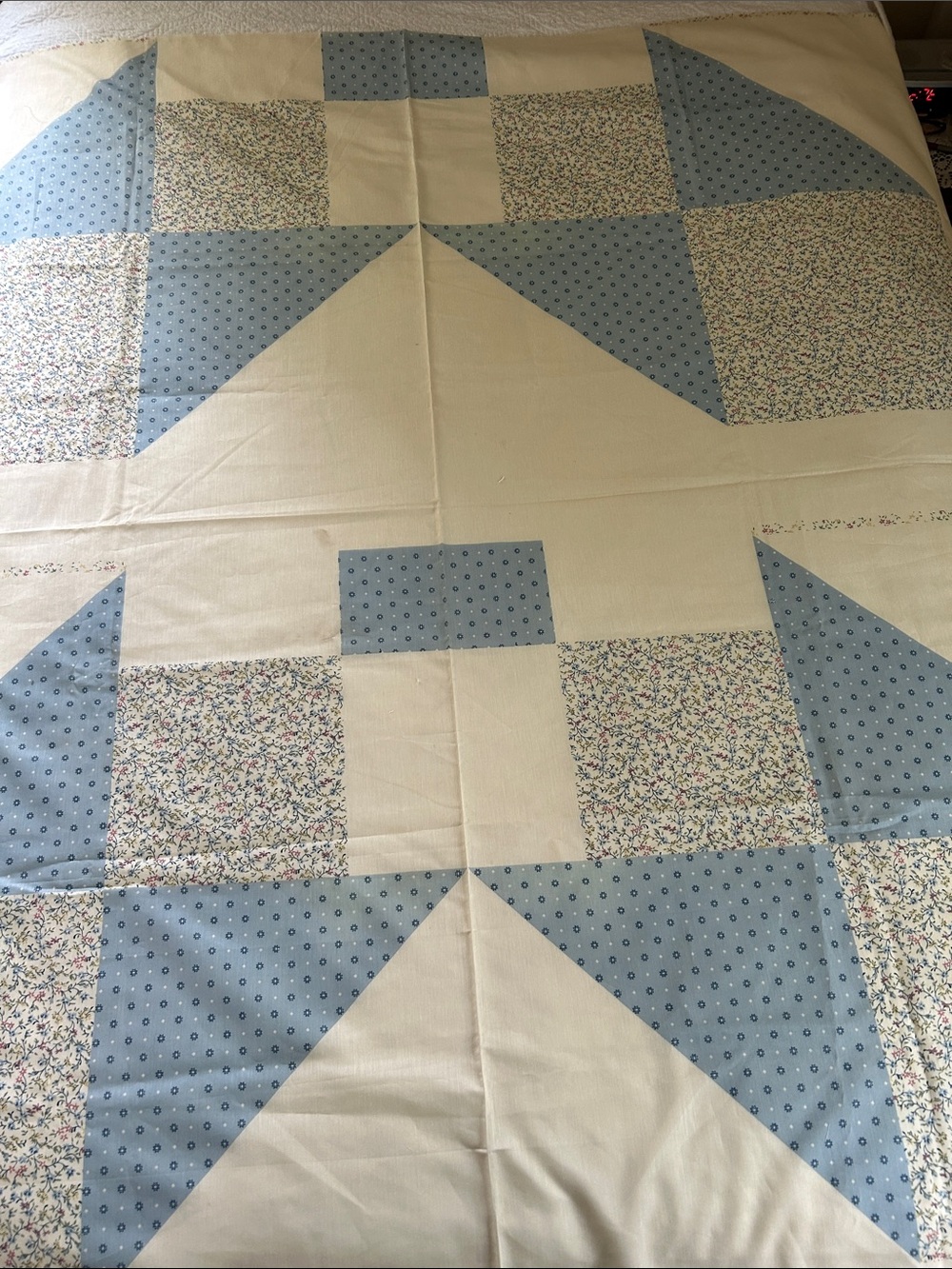 Wamsutta Patchwork Quilt top pattern in Light Blue and Cream 67x62”